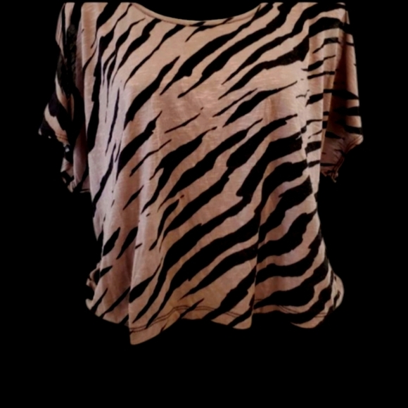 Forever 21 | Dark Tiger Print Open Shoulder Top - Picture 2 of 7